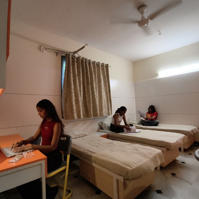 AC Room / Non AC Room for Girls